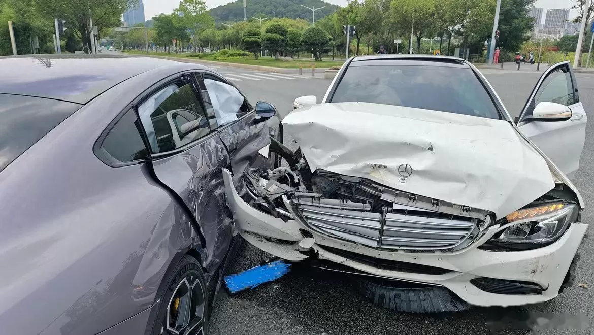 Frequent Accidents with Xiaomi SU7! Is There a Problem with Xiaomi Car's Safety Configuration?