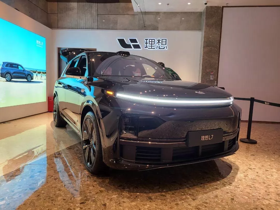 Li Auto ONE: 0.36 RMB per kilometer, with a range of up to 1.080 km, leading sales in its class.