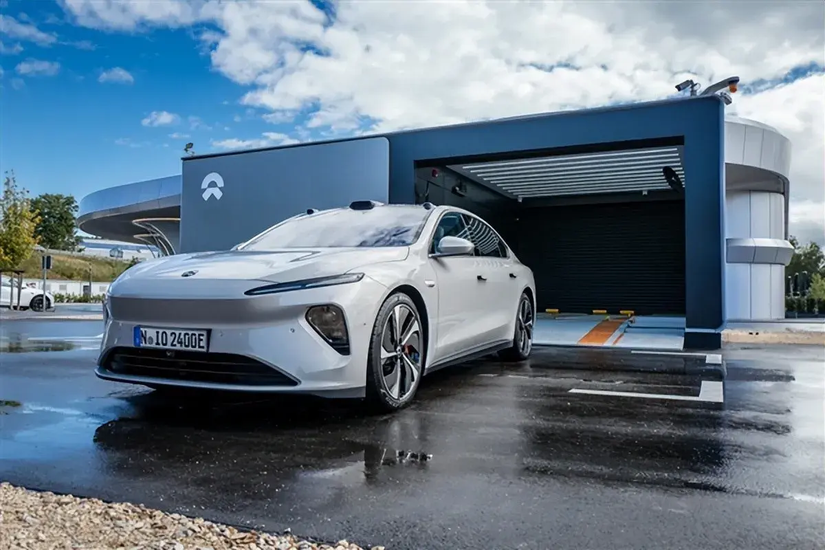 Why is NIO Sticking to Pure Electric Vehicles While Others Flock to Range-Extended Models?